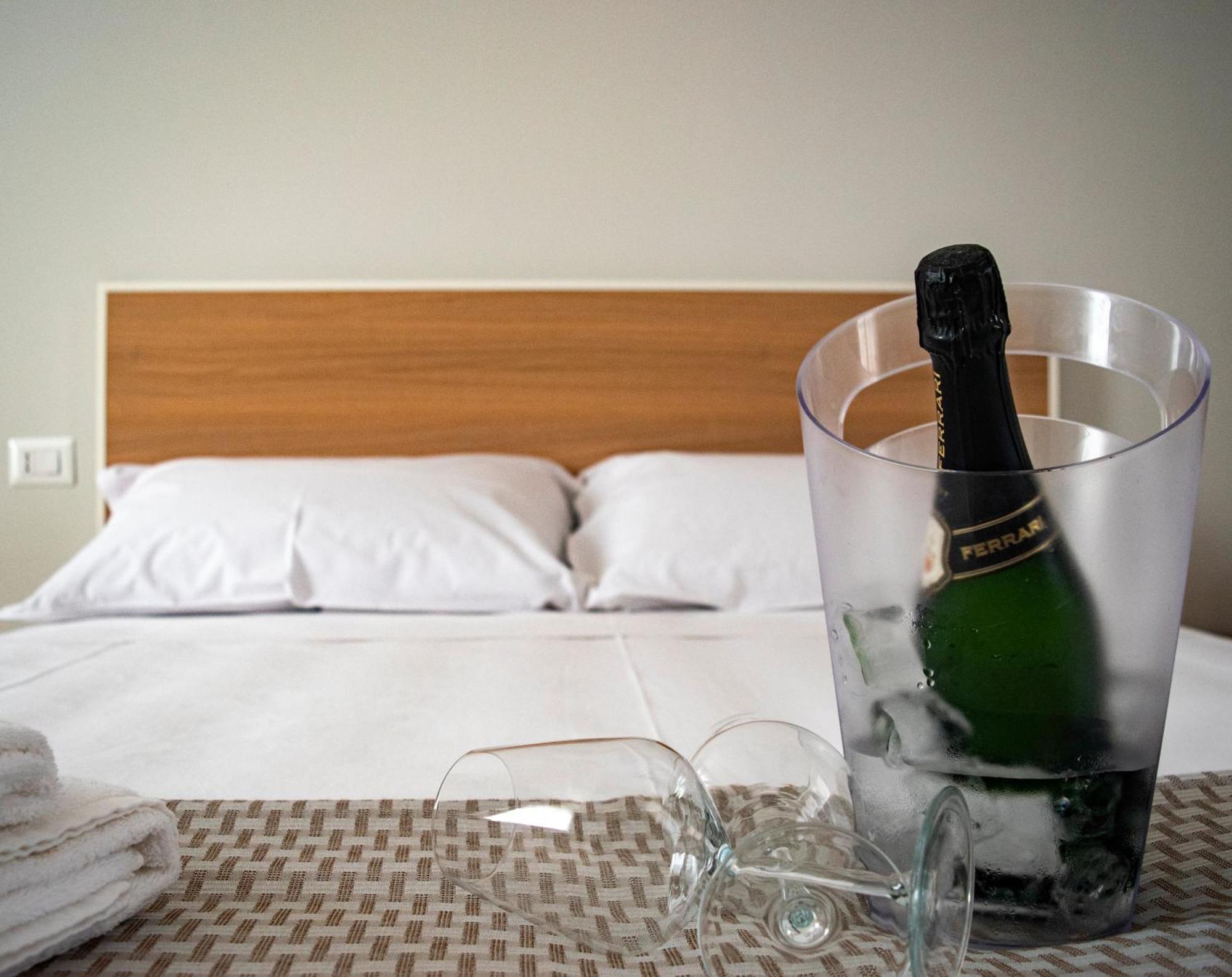 Ferrari Rooms & Apartments Porto Cesareo Luaran gambar